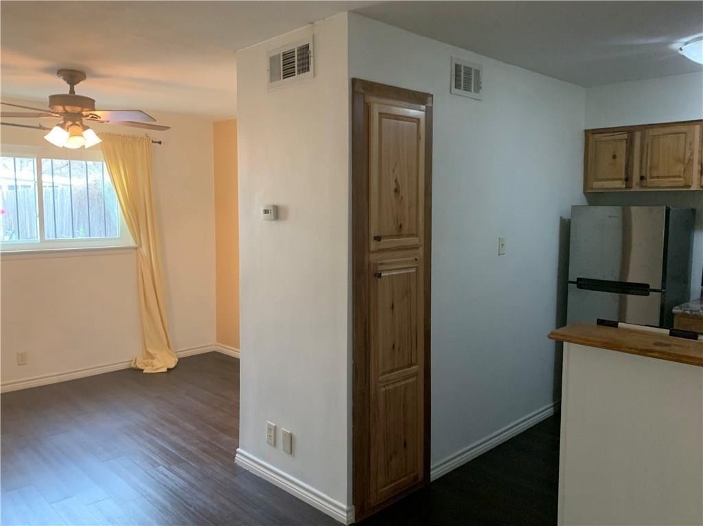 1111 W 10th St - Photo 4
