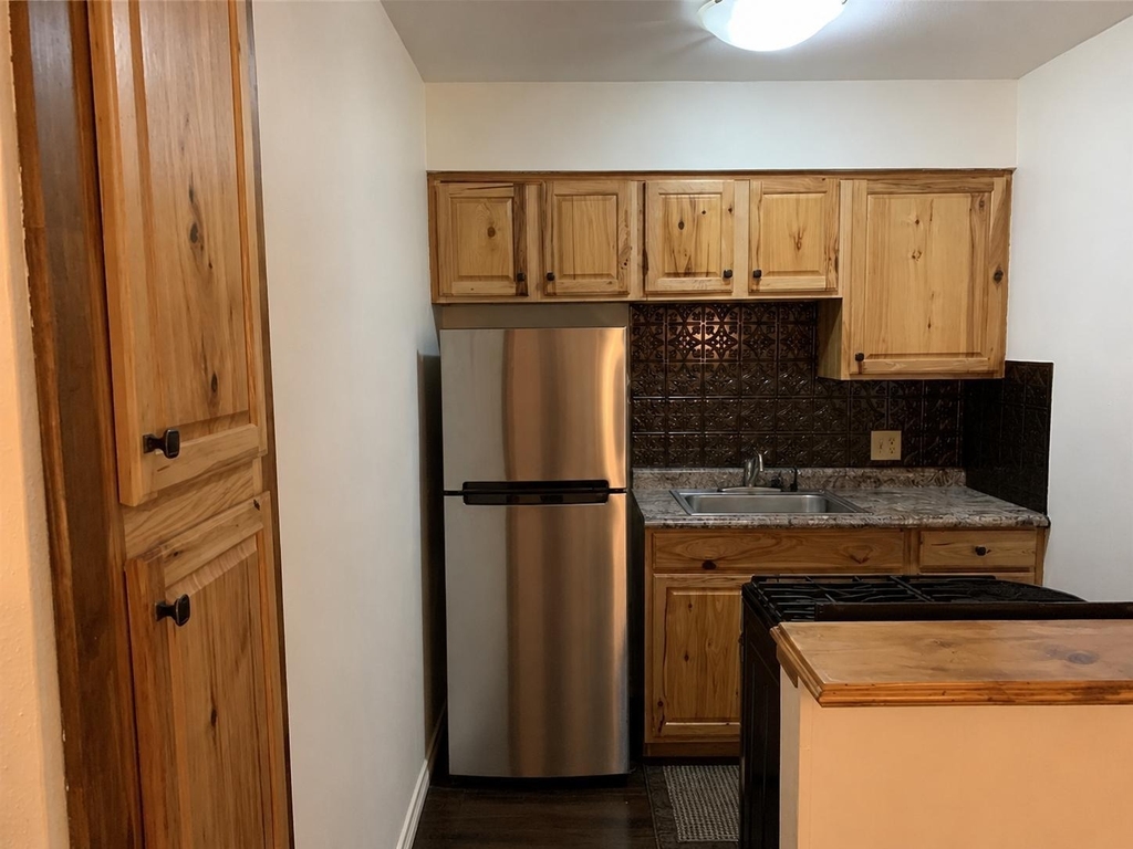 1111 W 10th St - Photo 2