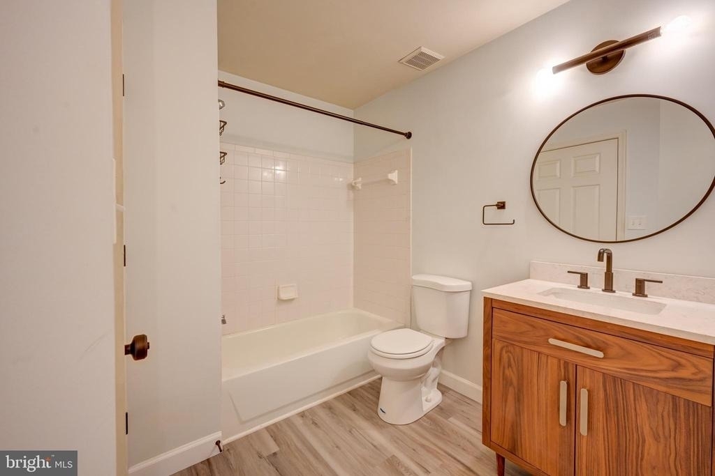 8905 Stone Creek Place - Photo 14