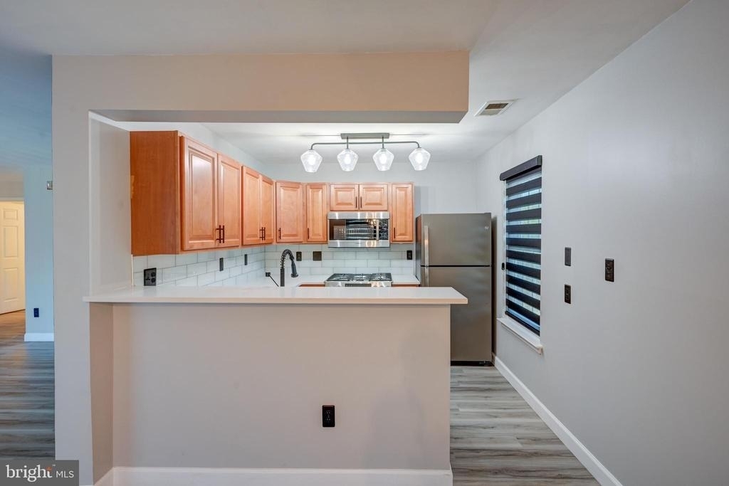 8905 Stone Creek Place - Photo 7