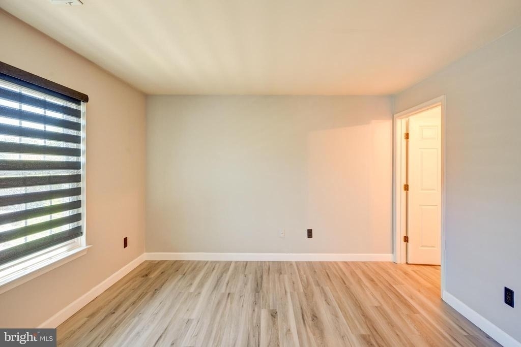 8905 Stone Creek Place - Photo 16