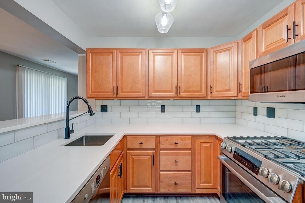 8905 Stone Creek Place - Photo 8