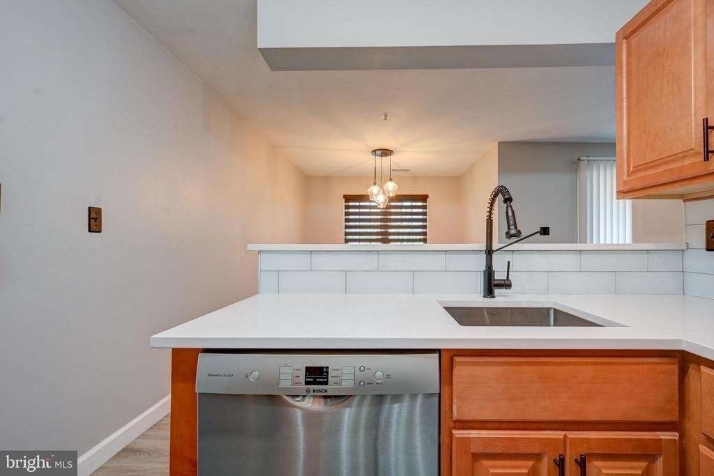 8905 Stone Creek Place - Photo 10