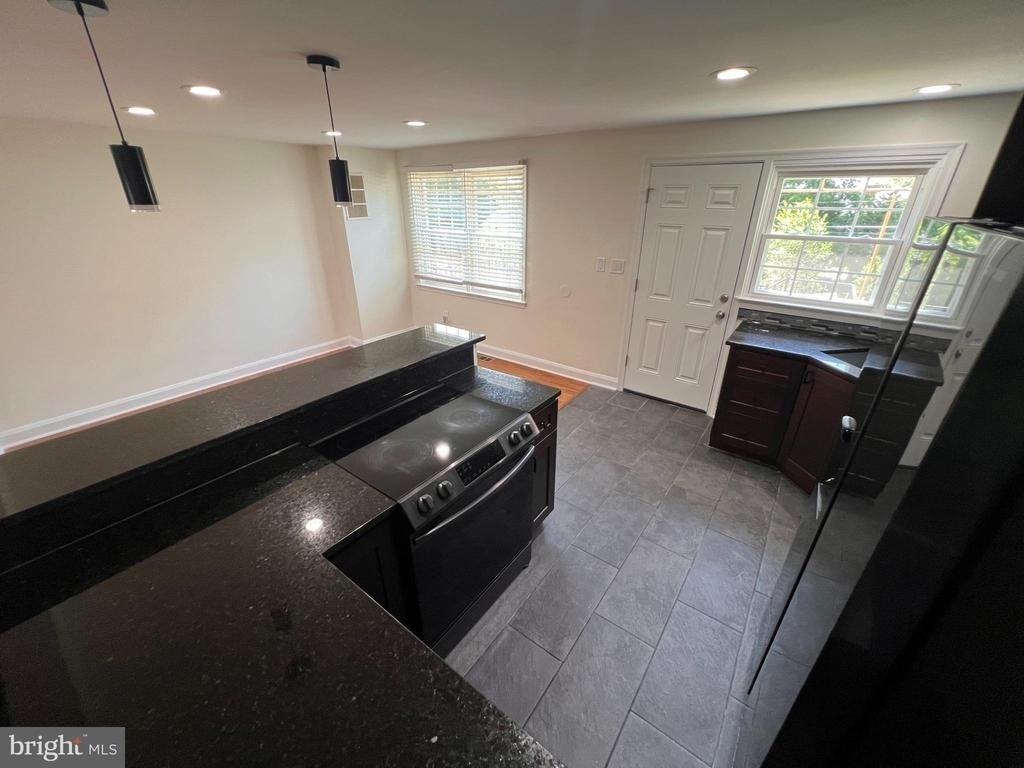 1583 Doxbury Road - Photo 5