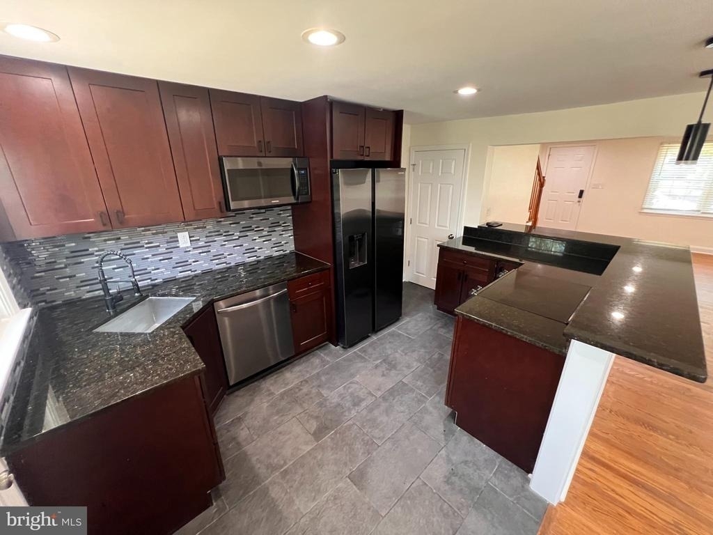 1583 Doxbury Road - Photo 6