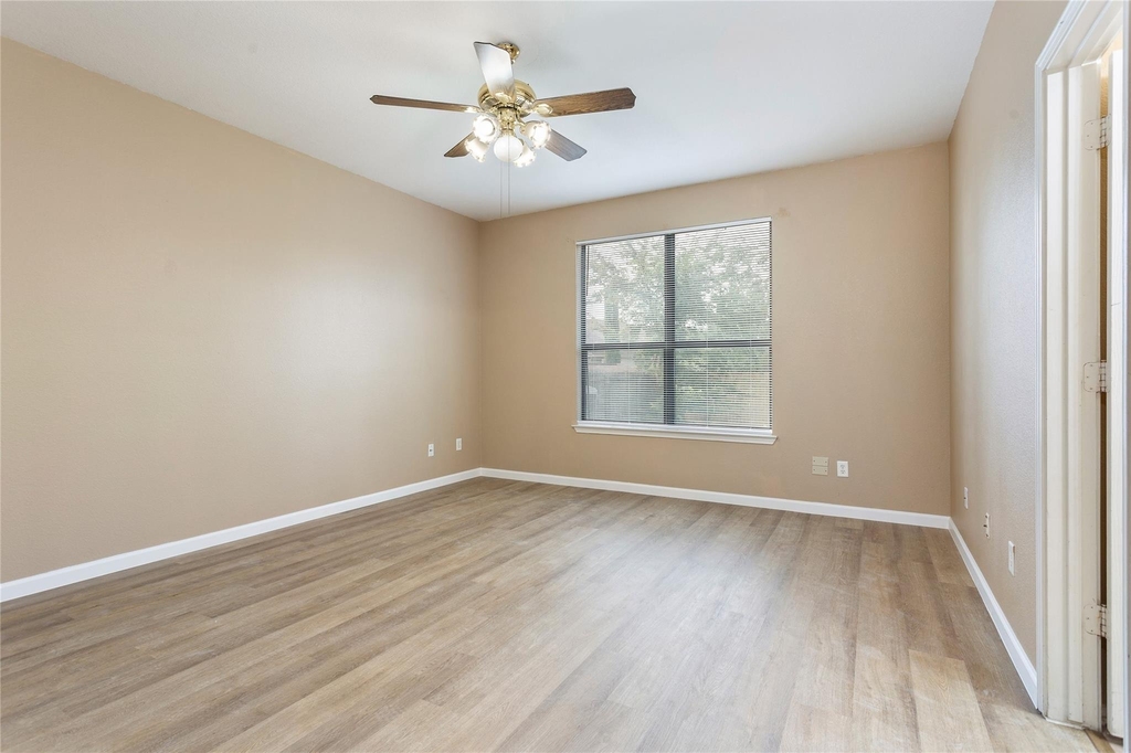 1752 Bayland St - Photo 9