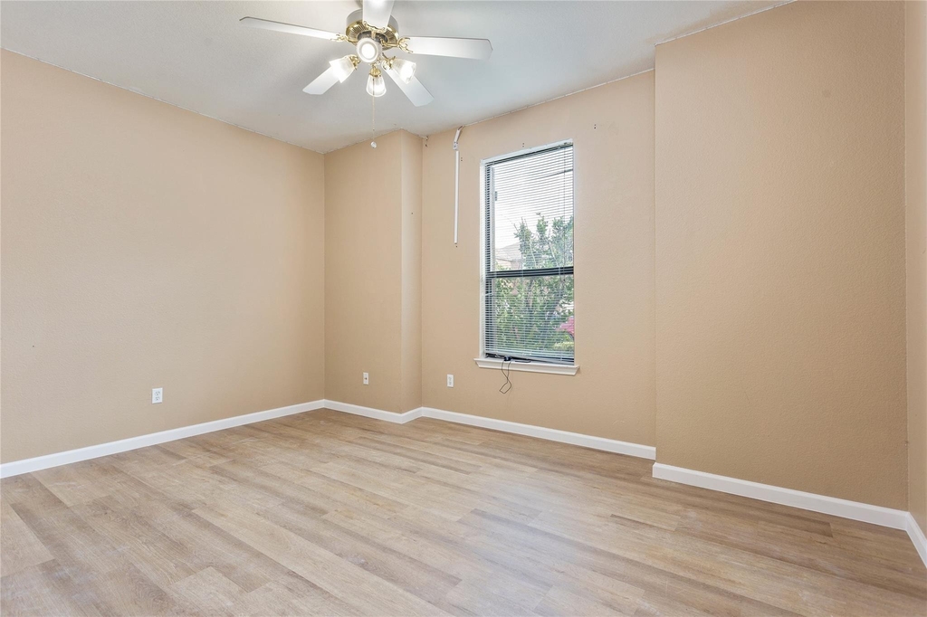 1752 Bayland St - Photo 14