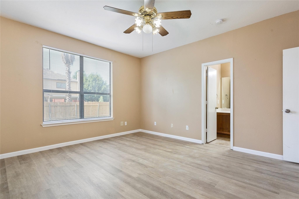 1752 Bayland St - Photo 10