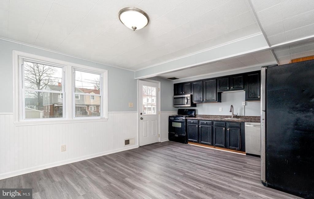 2020 Dineen Drive - Photo 5