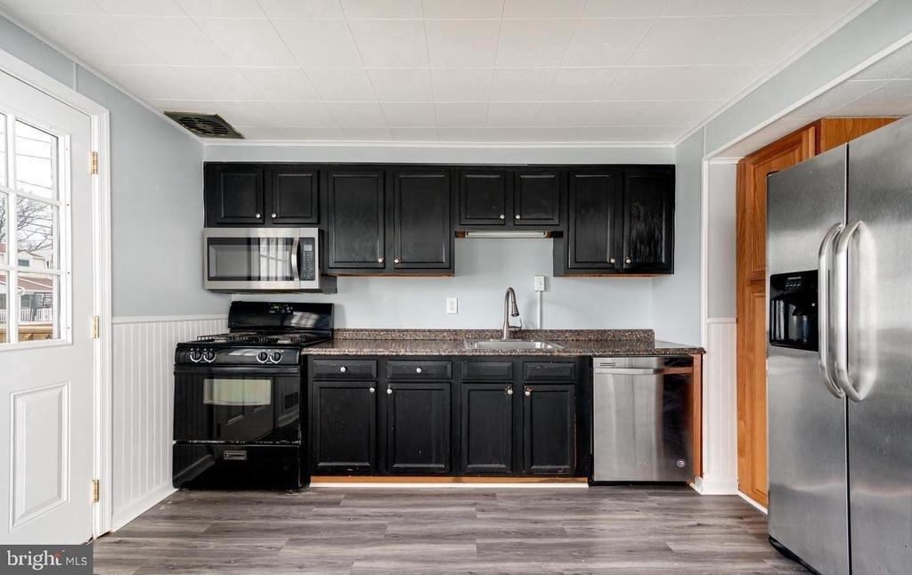 2020 Dineen Drive - Photo 1