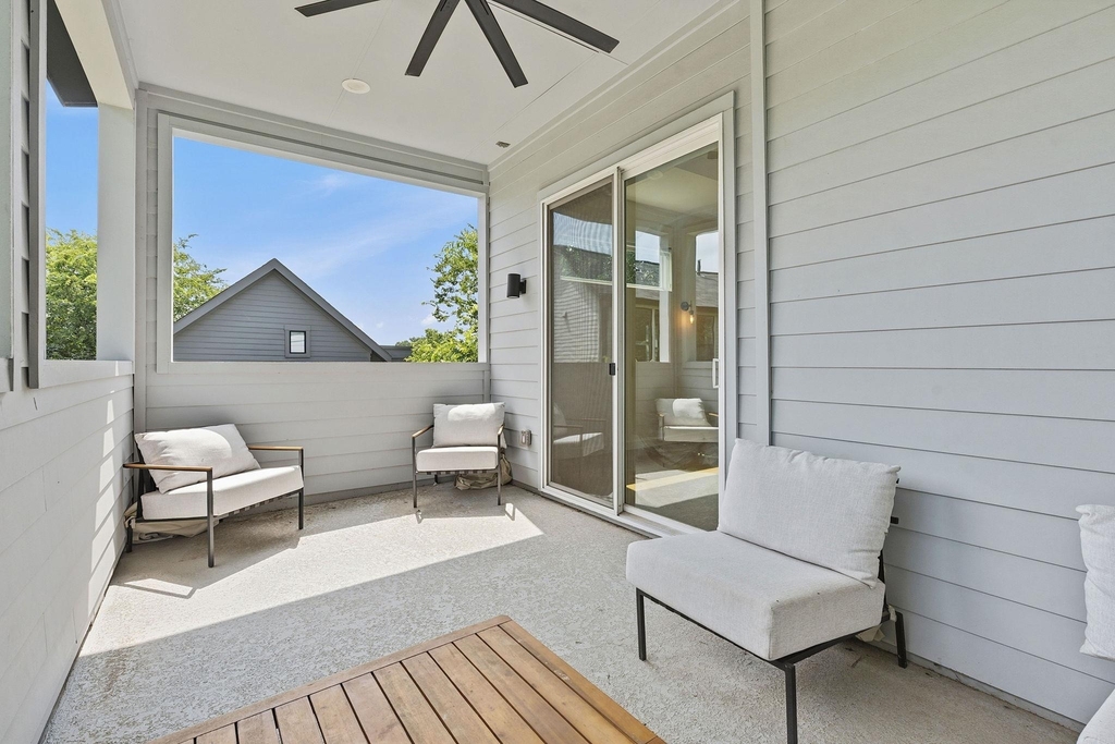 1707 Deloney St - Photo 4