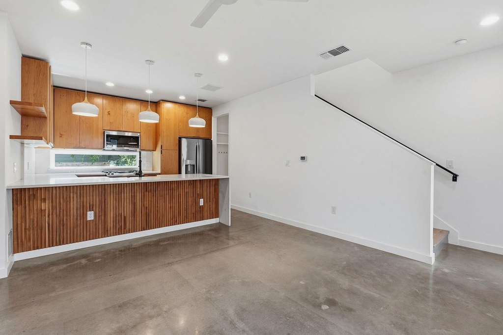 1707 Deloney St - Photo 1
