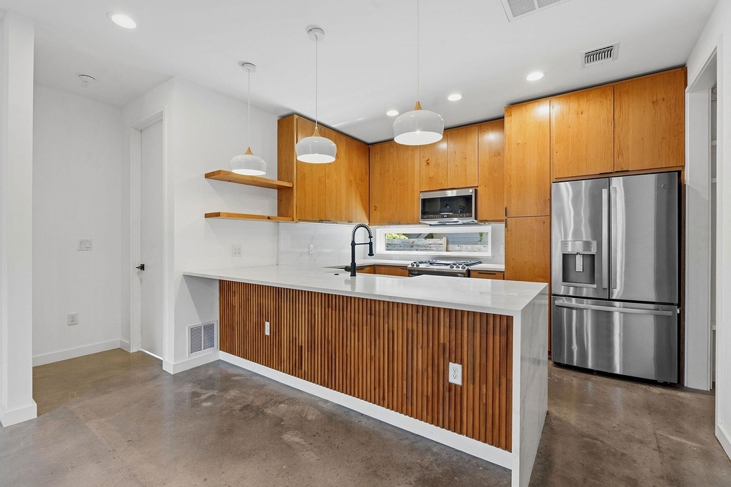 1707 Deloney St - Photo 8