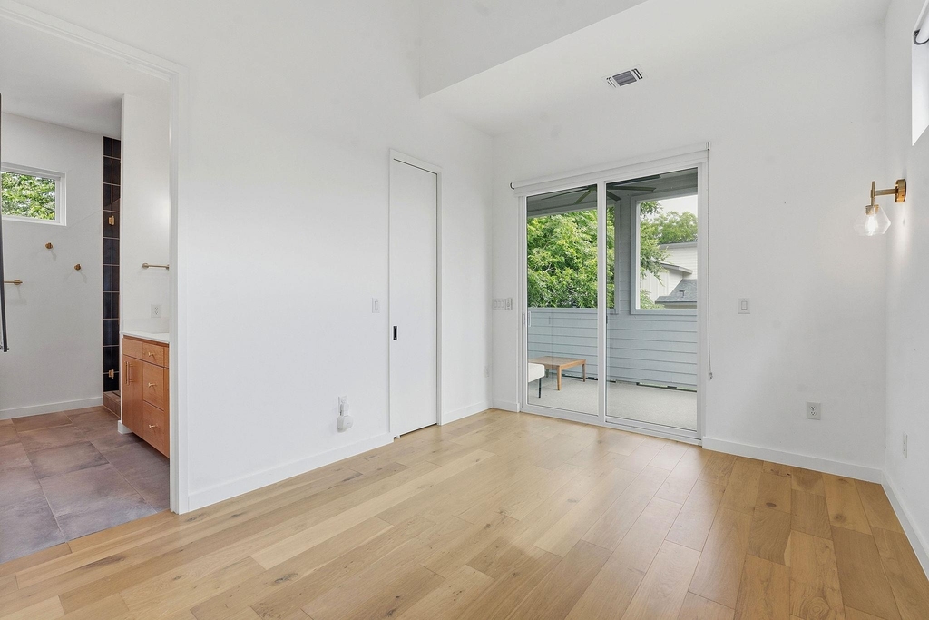 1707 Deloney St - Photo 12