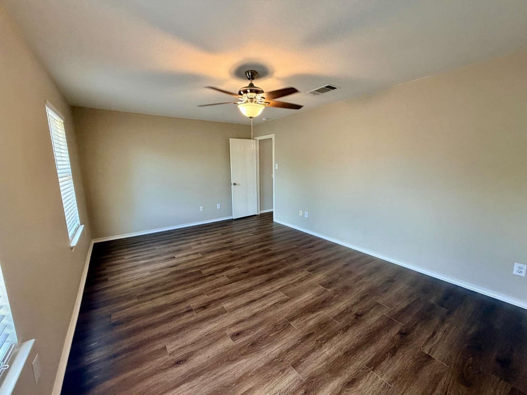 3403 Wickham Ln - Photo 16