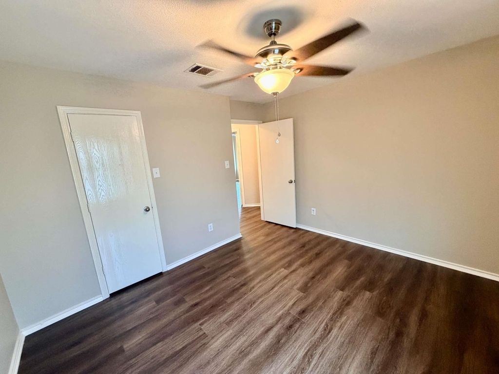 3403 Wickham Ln - Photo 24