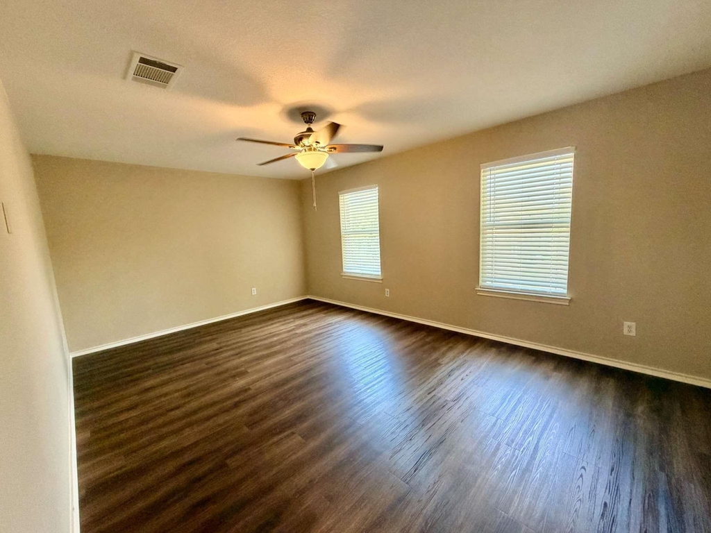 3403 Wickham Ln - Photo 15