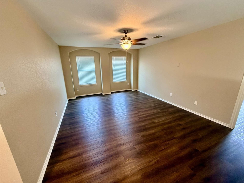 3403 Wickham Ln - Photo 13