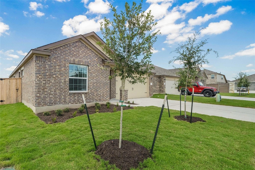102 Sebring Cir - Photo 1