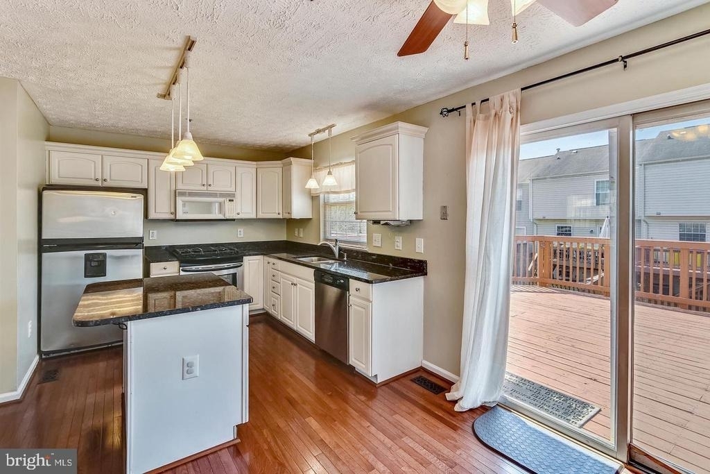 7810 Foxcove Court - Photo 6