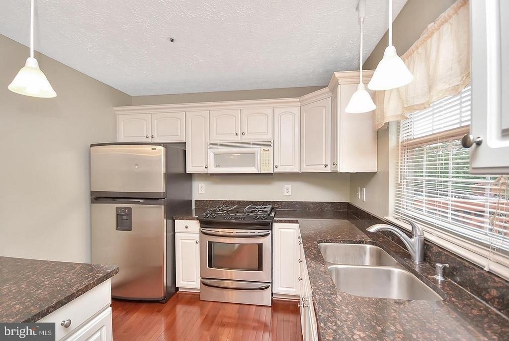7810 Foxcove Court - Photo 10