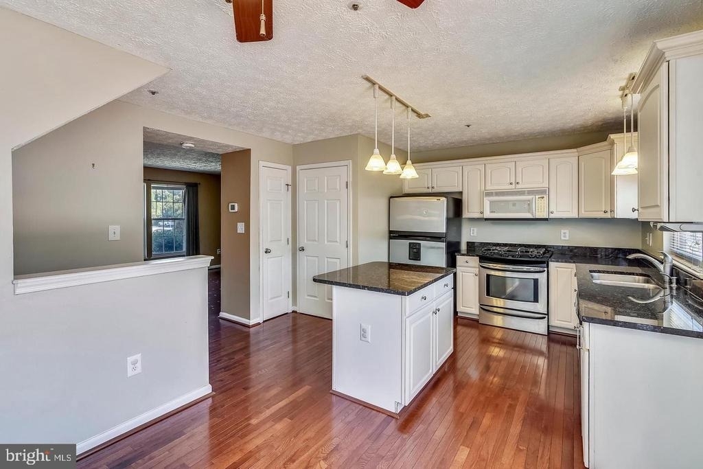 7810 Foxcove Court - Photo 9