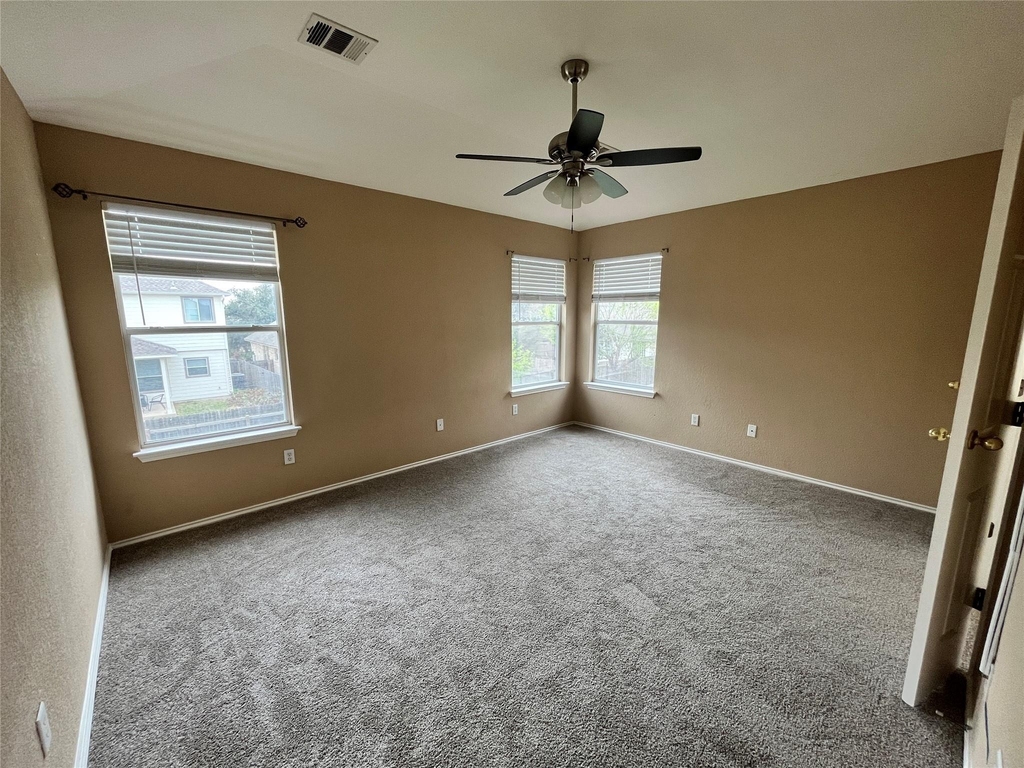 11313 Dodge Cattle Dr - Photo 9
