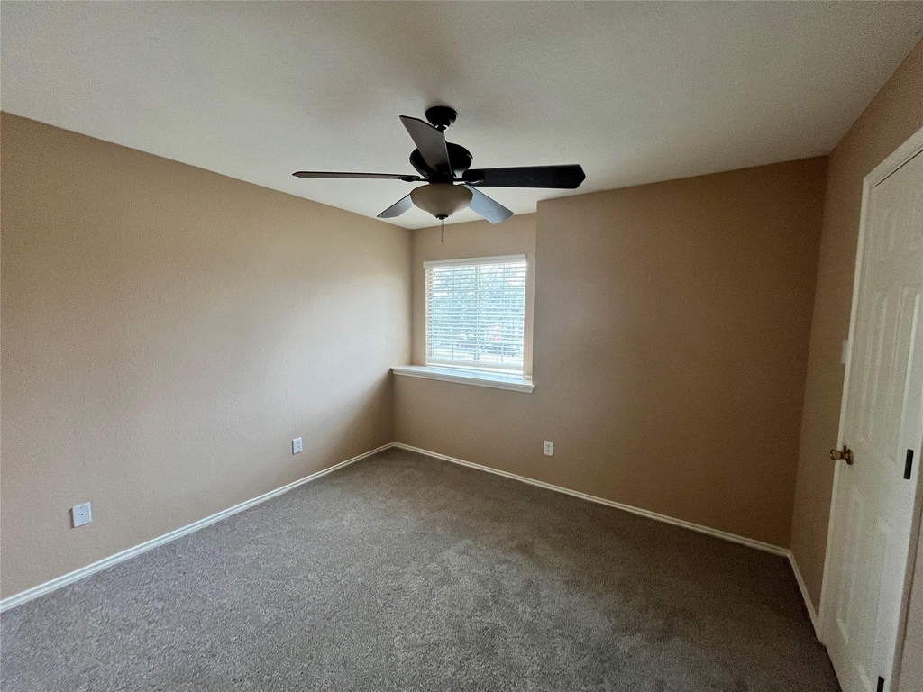 11313 Dodge Cattle Dr - Photo 6