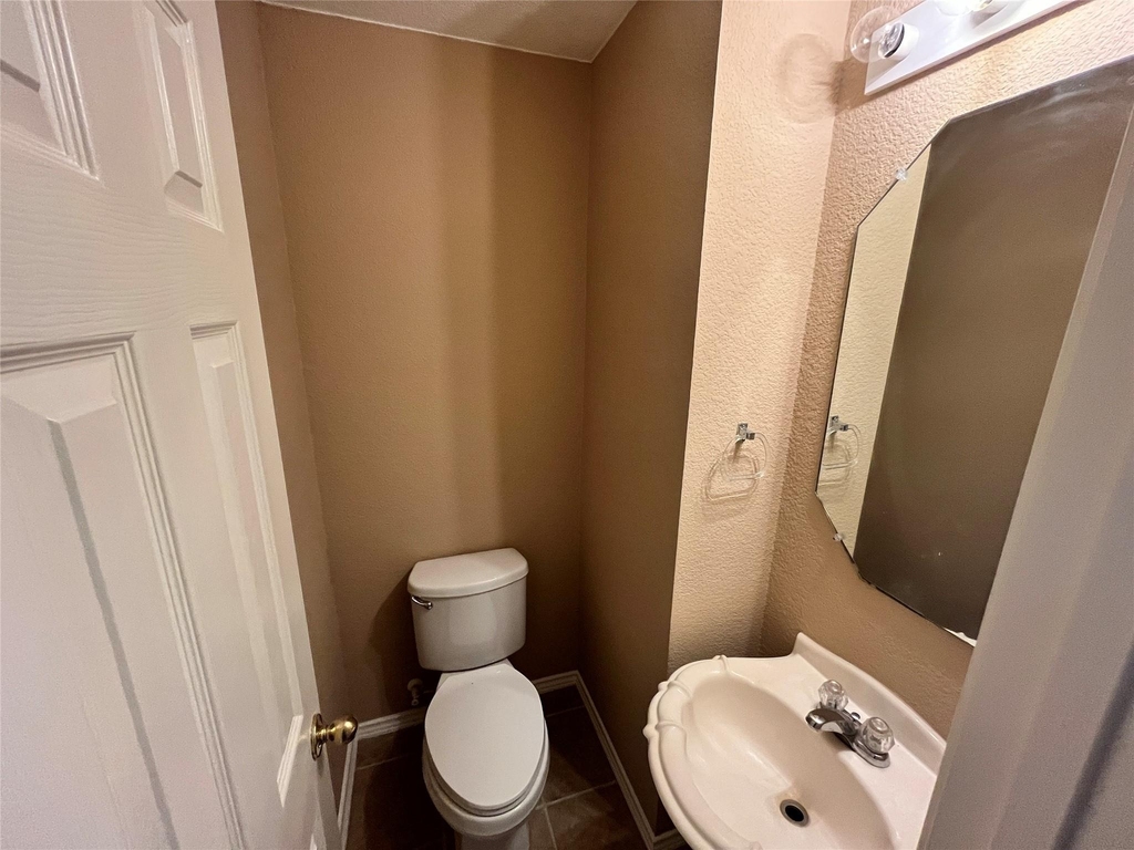 11313 Dodge Cattle Dr - Photo 12