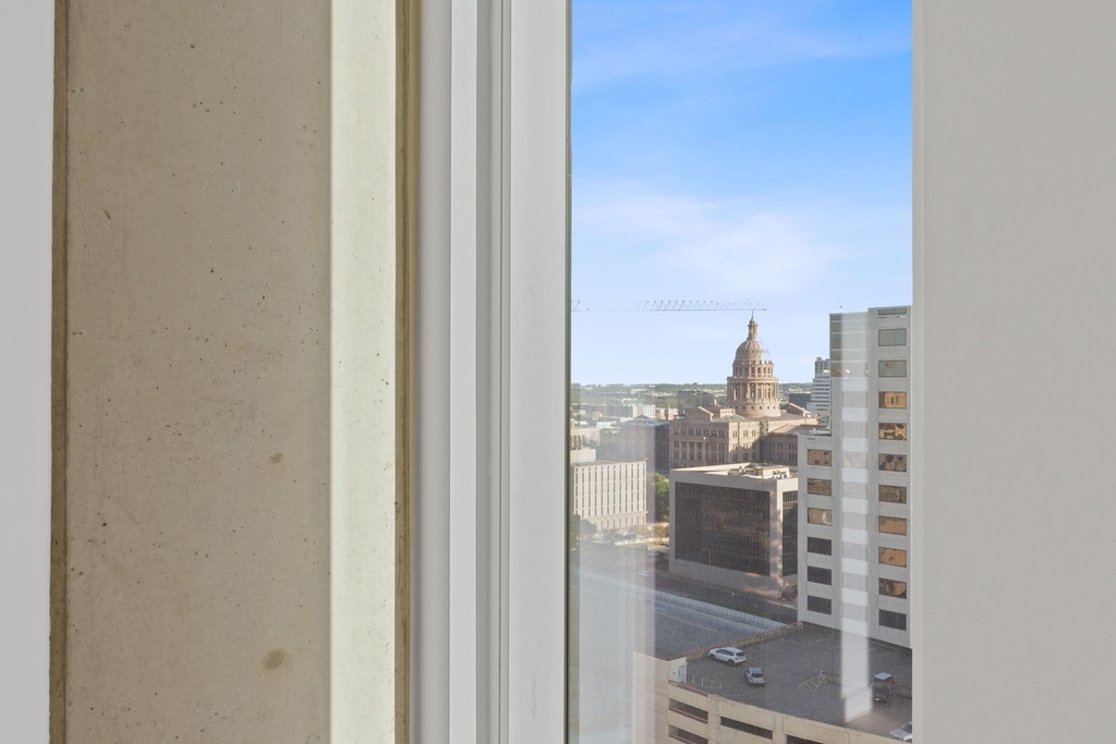 313 W 17th St - Photo 17