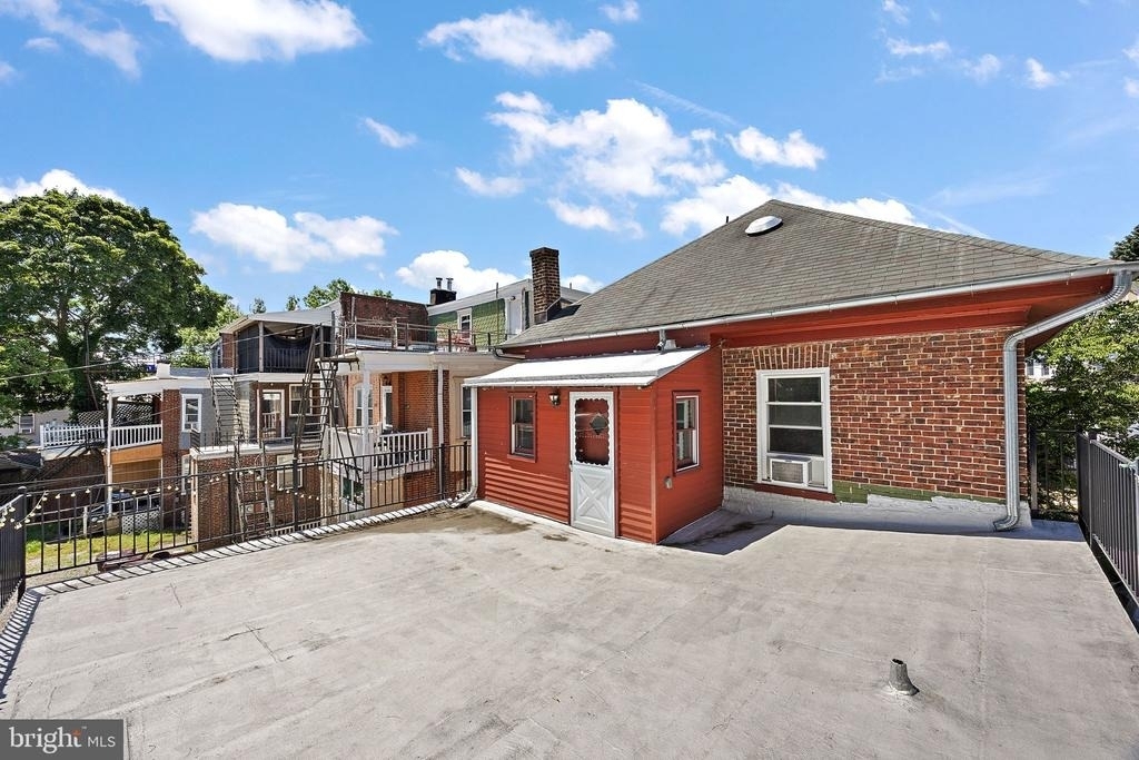 409 W 20th Street - Photo 21