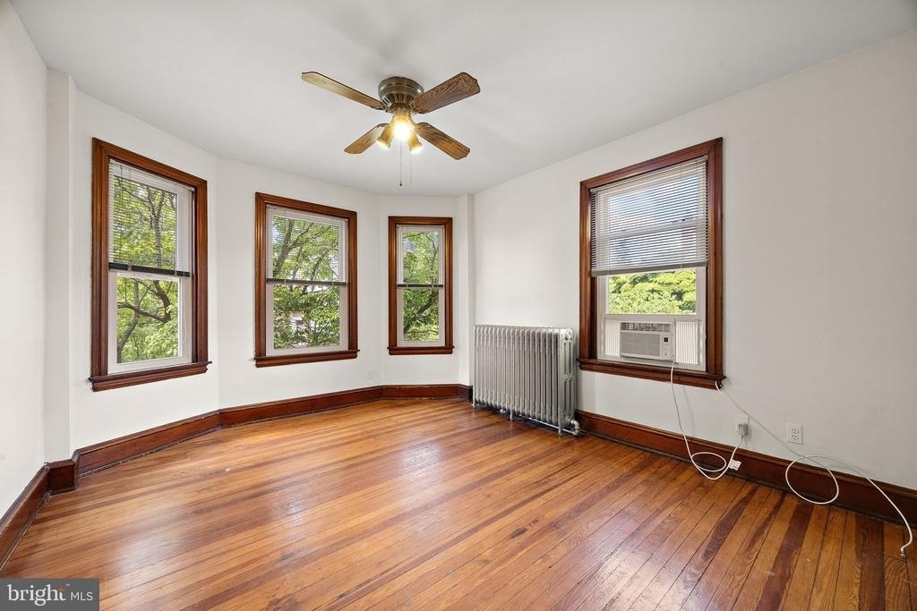 409 W 20th Street - Photo 7