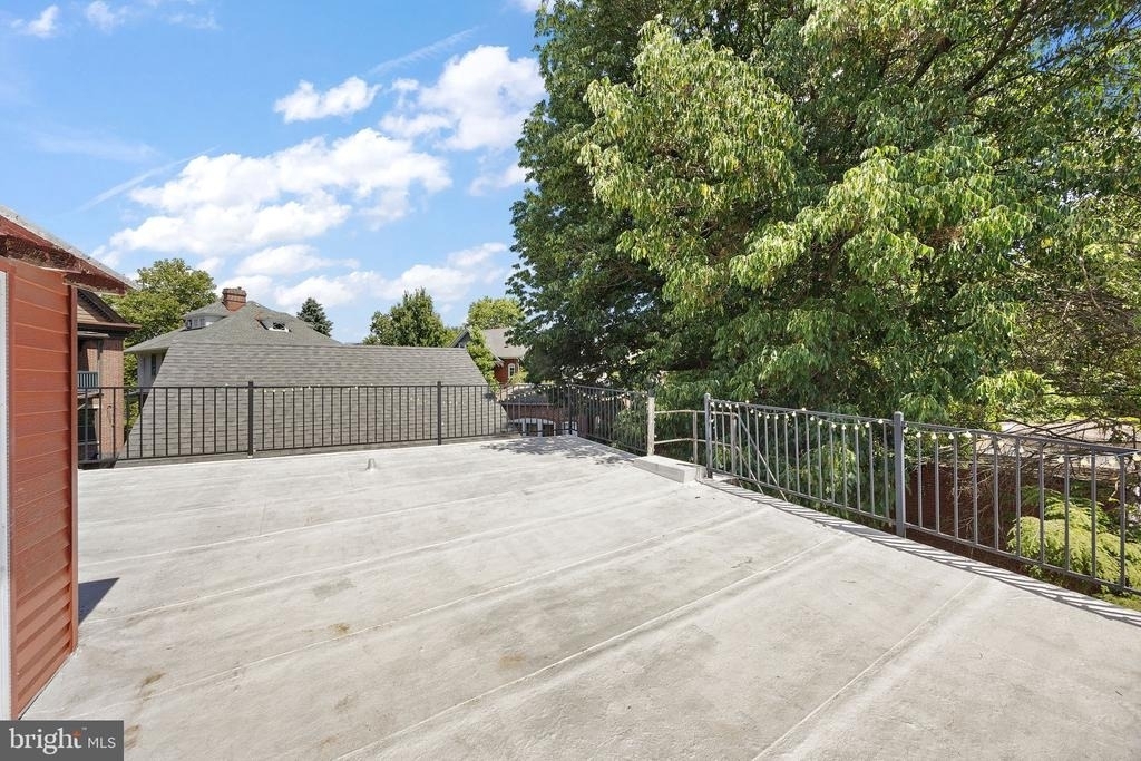 409 W 20th Street - Photo 22
