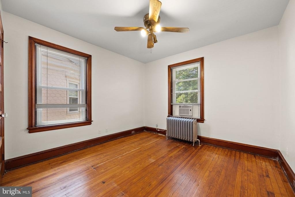 409 W 20th Street - Photo 4