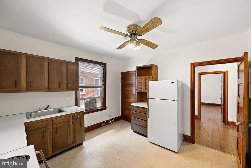 409 W 20th Street - Photo 13