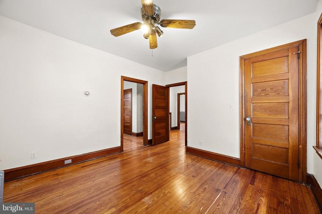 409 W 20th Street - Photo 6