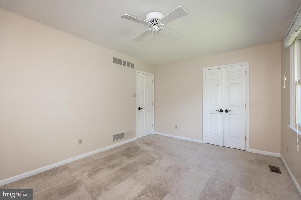 35 Nathalie Court - Photo 30