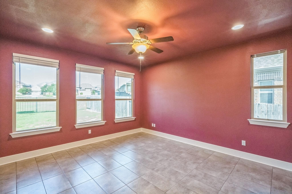 305 Crossvine Trl - Photo 12