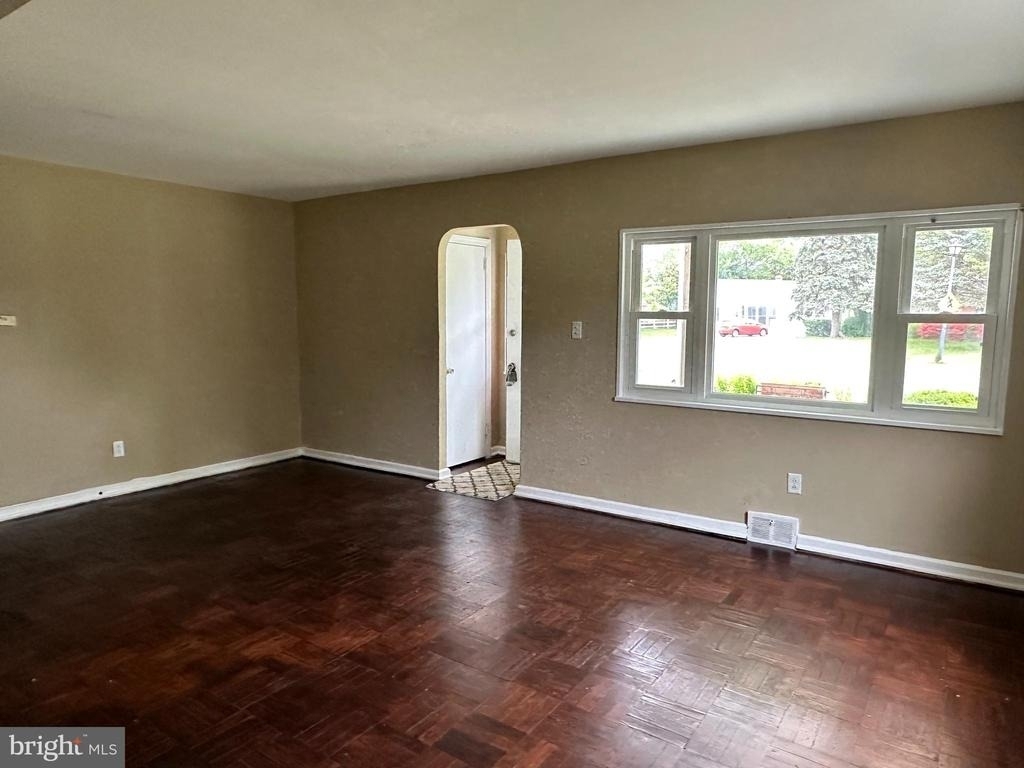 183 Orchard Avenue - Photo 4