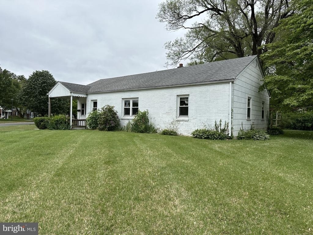 183 Orchard Avenue - Photo 1