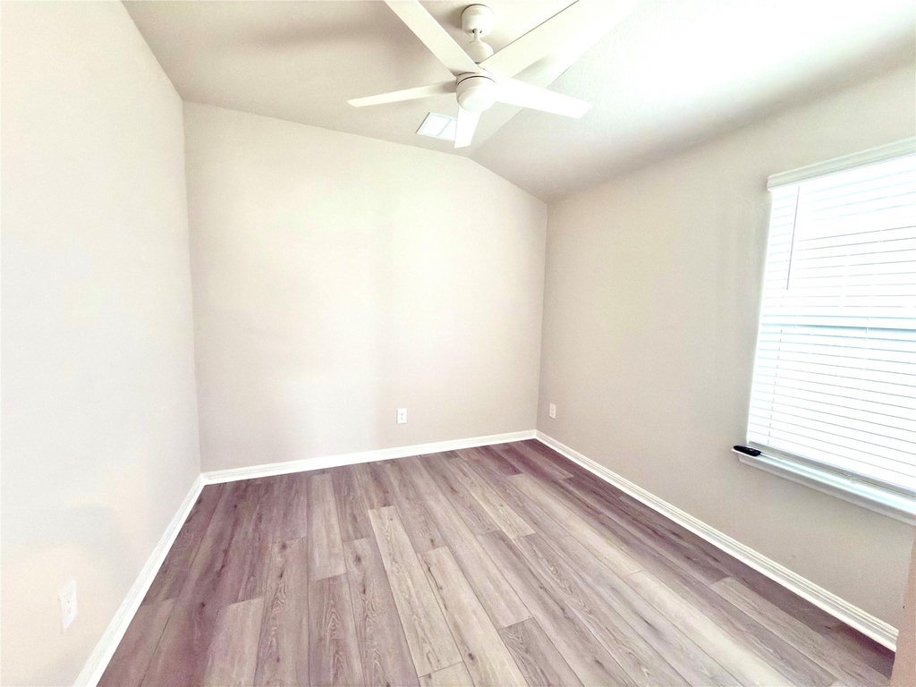 310 Fossil Dr - Photo 8
