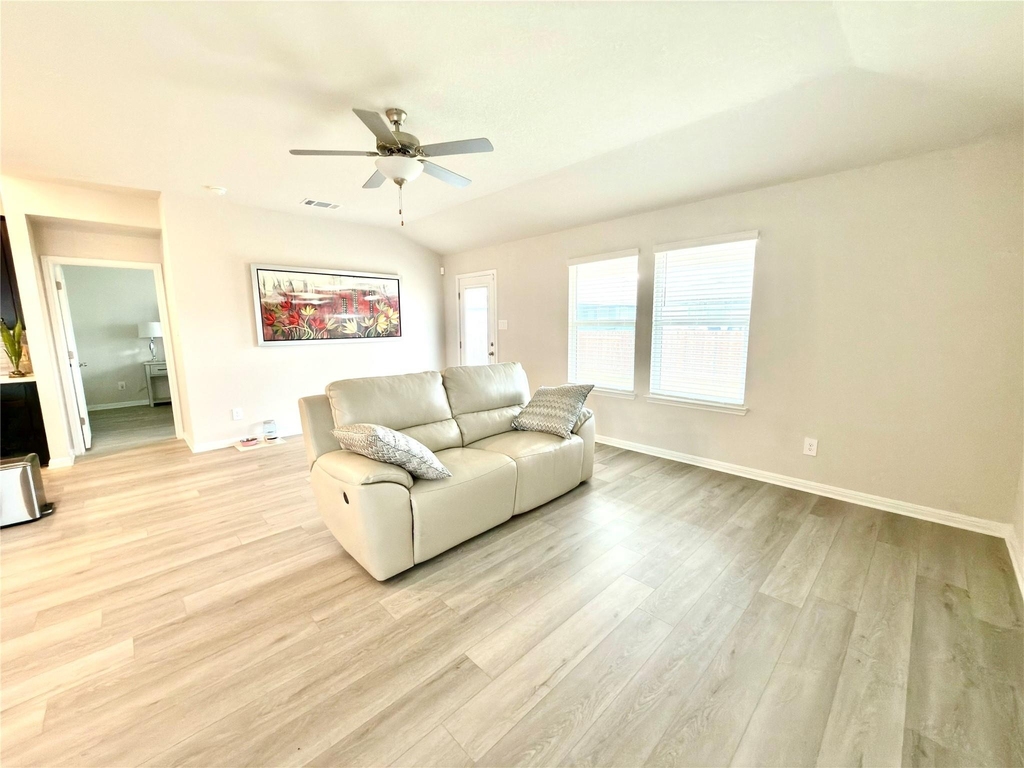 310 Fossil Dr - Photo 11