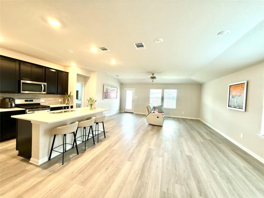 310 Fossil Dr - Photo 3
