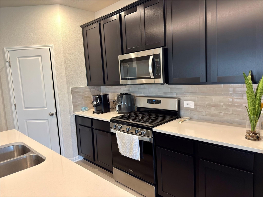 310 Fossil Dr - Photo 4