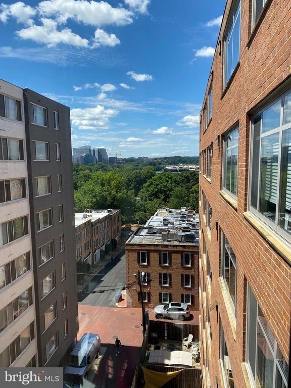 940 25th Street Nw - Photo 9