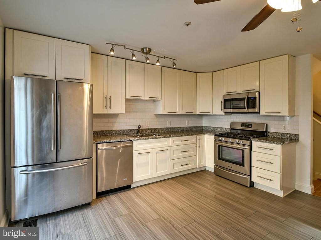 1319 Belmont Street Nw - Photo 7
