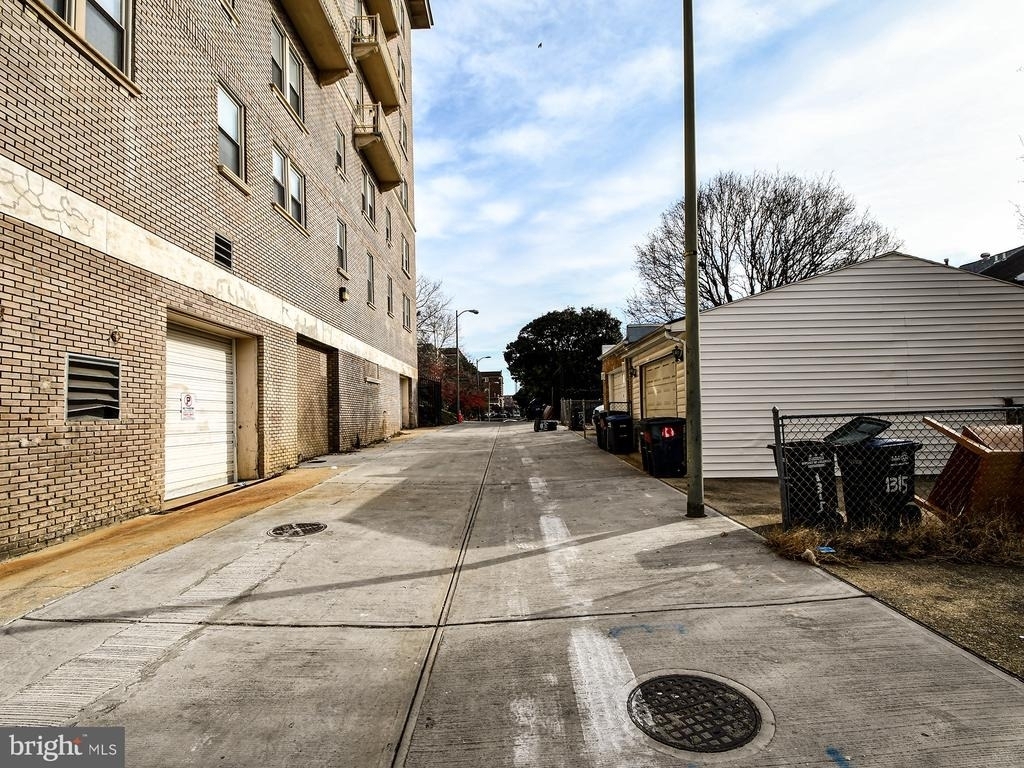 1319 Belmont Street Nw - Photo 3