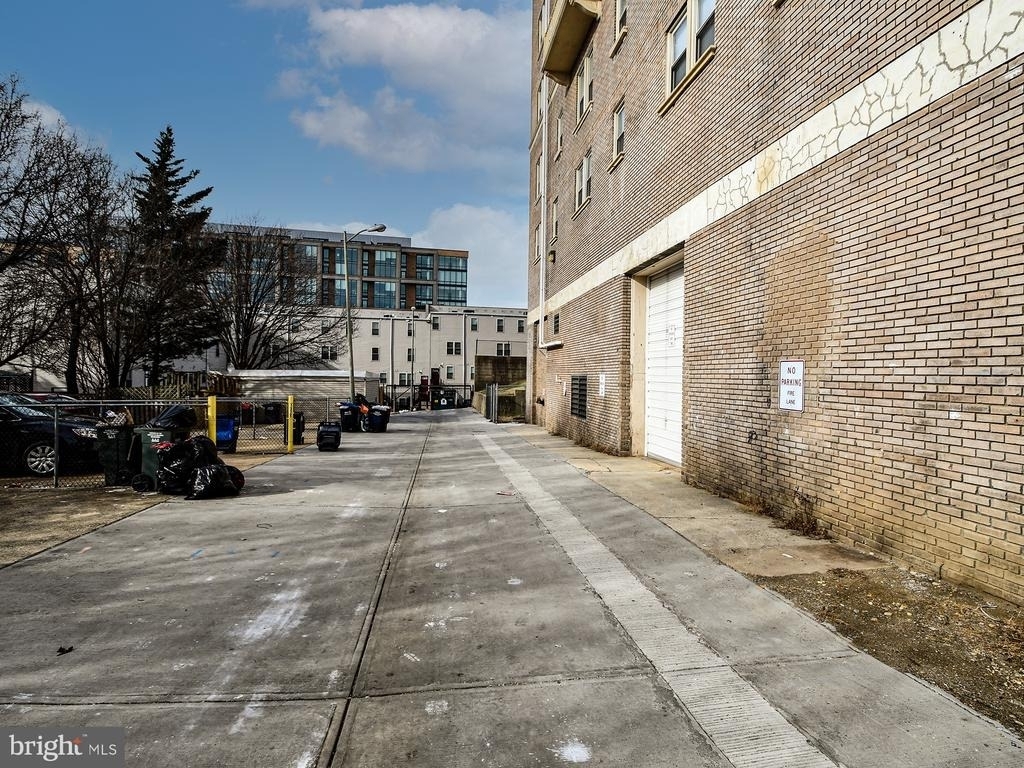 1319 Belmont Street Nw - Photo 4