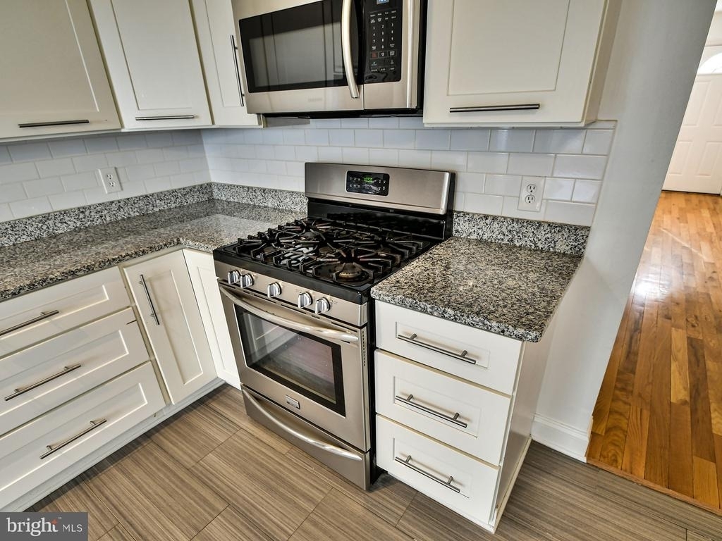 1319 Belmont Street Nw - Photo 8