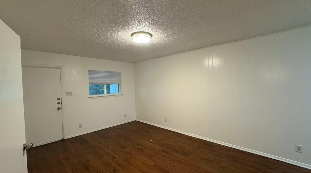 6400 Vioitha Dr - Photo 4